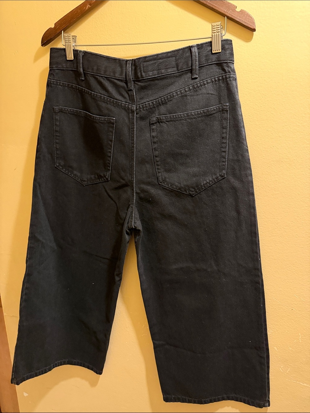 Zara Black Denim Wide-Leg Crop Jeans - Picture 3 of 3